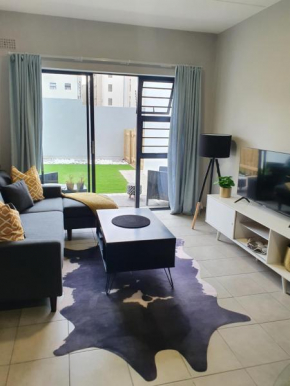 Refreshing Modern Stay-Entire Apartment w/ a Garden